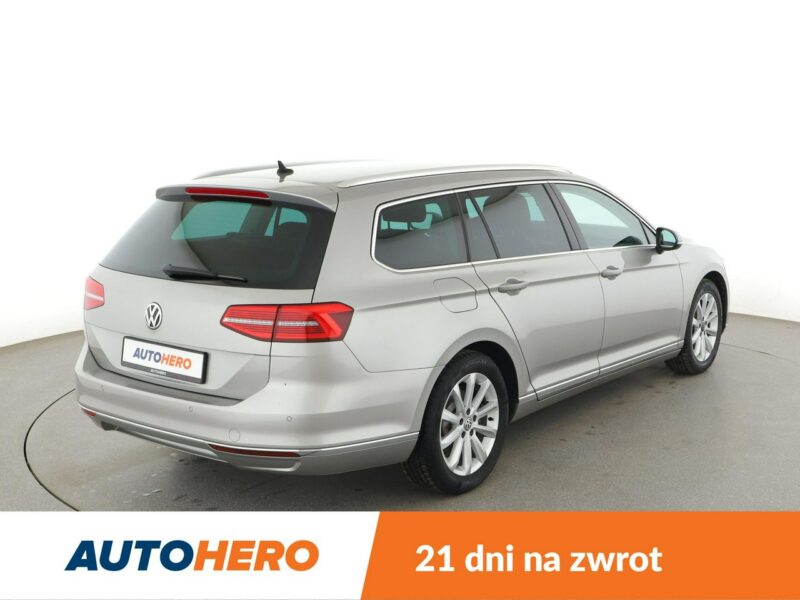 Volkswagen Passat navi skóra/alcantara LED klima auto grzane fotele czujniki parkowania B8 (2014-2023)