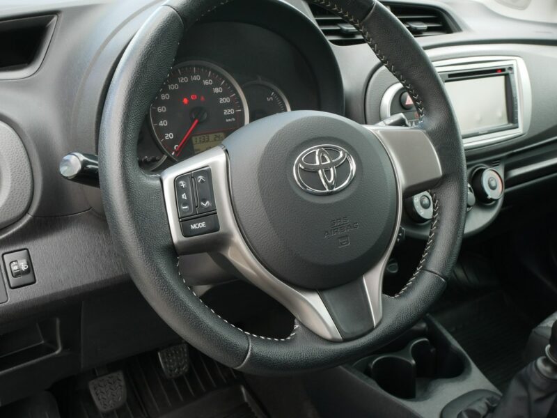 Toyota Yaris 1.4 D-4D 90KM [Eu5] 1 właściciel od 7 lat - Klima + Opony Zima III (2011-2019)