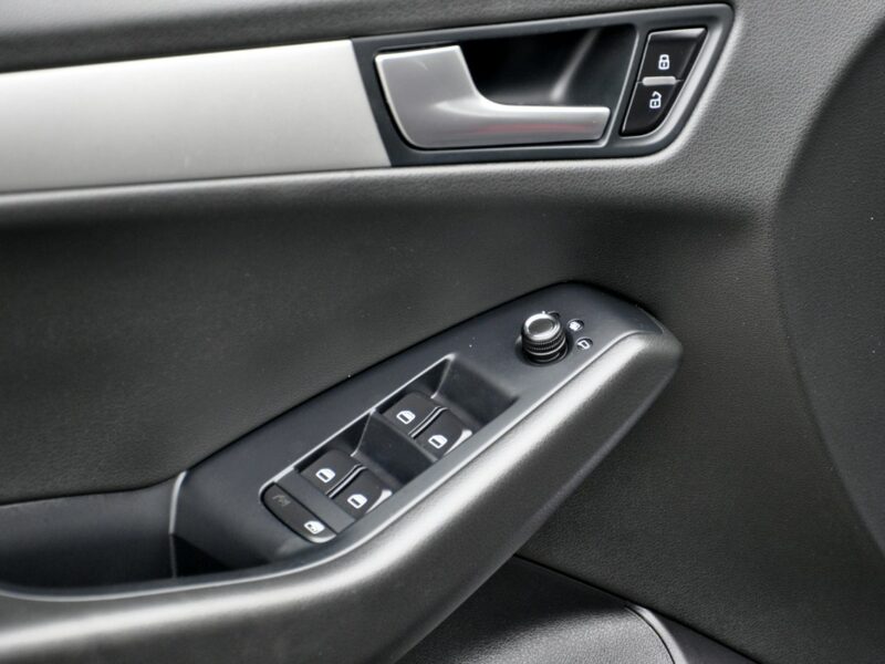 Audi Q5 2,0TDi 143KM*Quattro*MMi*Navi*Model2011*Serwis*Alu*DVD 8R (2008-)