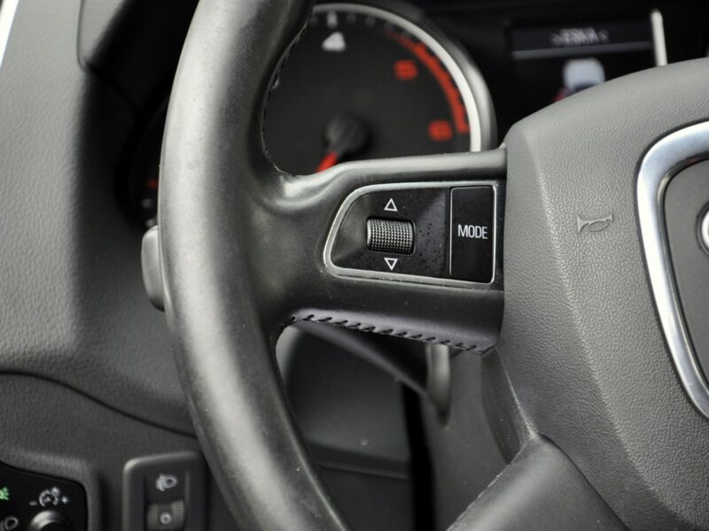 Audi Q5 2,0TDi 143KM*Quattro*MMi*Navi*Model2011*Serwis*Alu*DVD 8R (2008-)