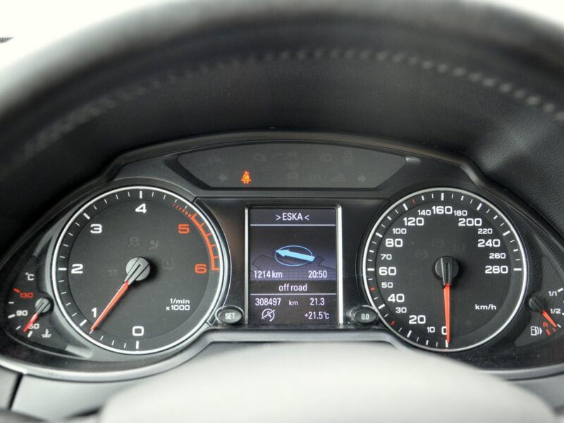 Audi Q5 2,0TDi 143KM*Quattro*MMi*Navi*Model2011*Serwis*Alu*DVD 8R (2008-)