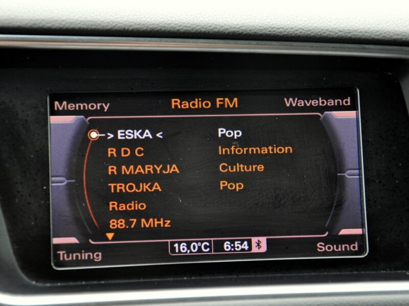 Audi Q5 2,0TDi 143KM*Quattro*MMi*Navi*Model2011*Serwis*Alu*DVD 8R (2008-)