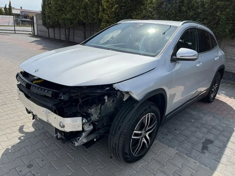 Mercedes GLA 250 250