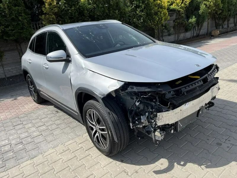 Mercedes GLA 250 250