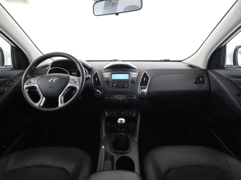 Hyundai ix35 półskóra LED klima auto grzane fotele czujniki parkowania