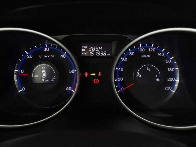 Hyundai ix35 półskóra LED klima auto grzane fotele czujniki parkowania