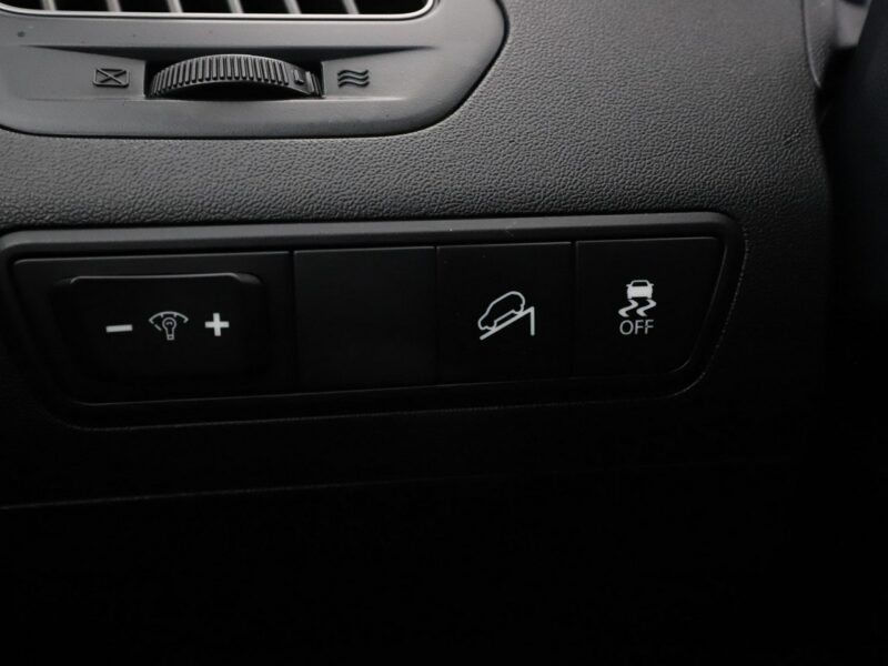 Hyundai ix35 półskóra LED klima auto grzane fotele czujniki parkowania