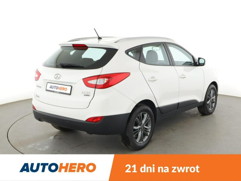 Hyundai ix35 półskóra LED klima auto grzane fotele czujniki parkowania