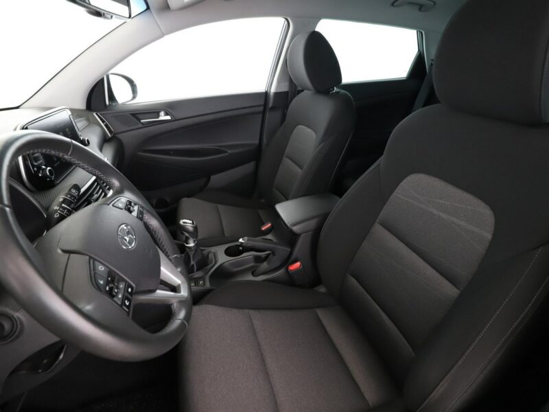 Hyundai Tucson PDC klima auto grzane fotele navi bluetooth III (2015-2020)