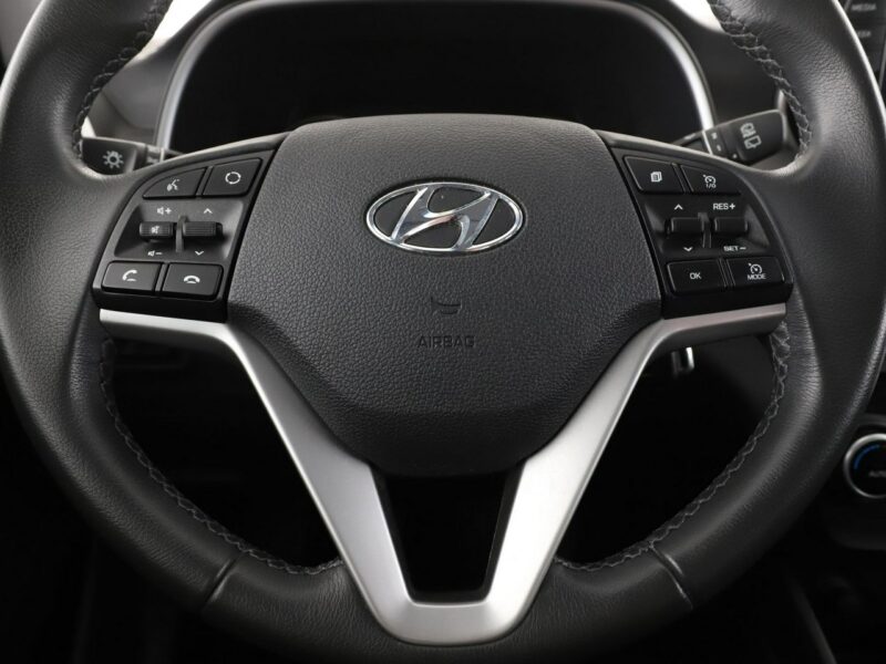 Hyundai Tucson PDC klima auto grzane fotele navi bluetooth III (2015-2020)
