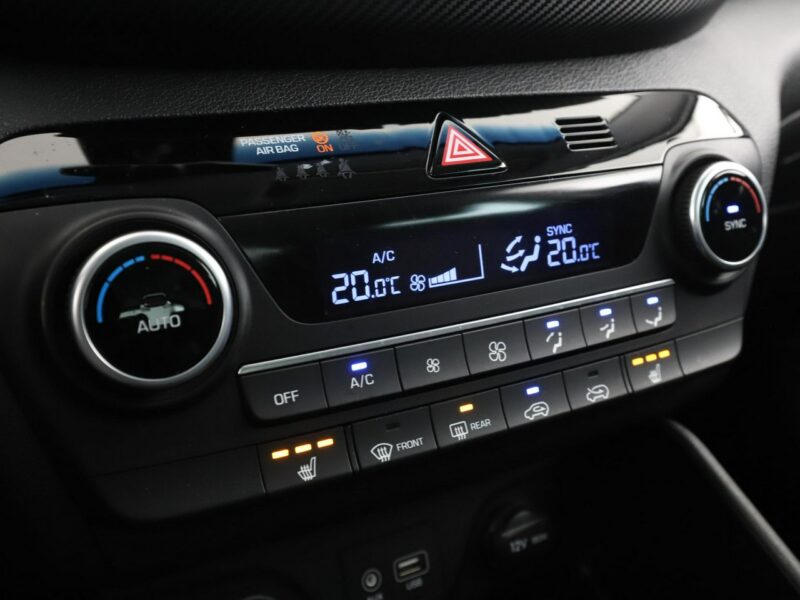 Hyundai Tucson PDC klima auto grzane fotele navi bluetooth III (2015-2020)