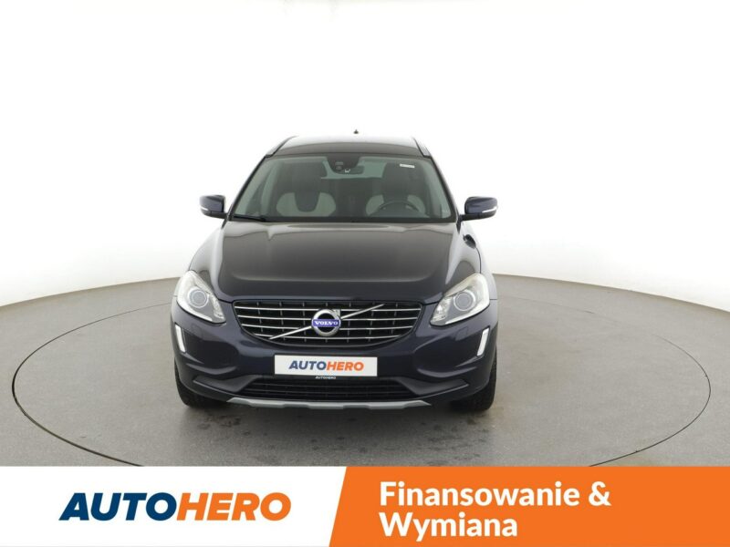 Volvo XC 60 automat bi-xenon skóra navi el. sterowane i grzane fotele czujniki par II (2017-)