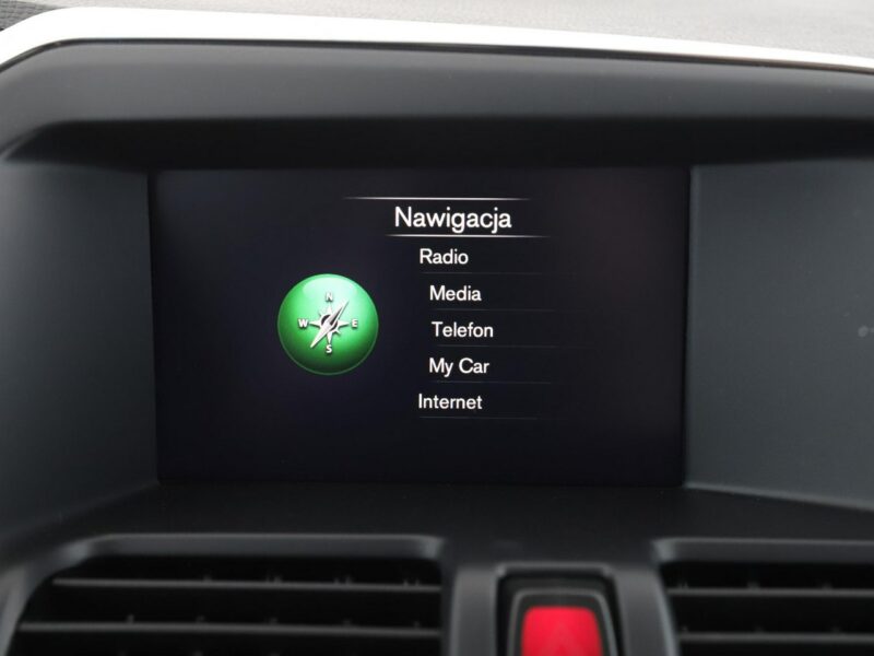 Volvo XC 60 automat bi-xenon skóra navi el. sterowane i grzane fotele czujniki par II (2017-)