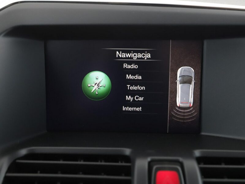 Volvo XC 60 automat bi-xenon skóra navi el. sterowane i grzane fotele czujniki par II (2017-)