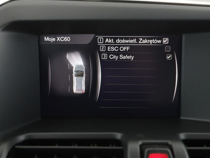 Volvo XC 60 automat bi-xenon skóra navi el. sterowane i grzane fotele czujniki par II (2017-)