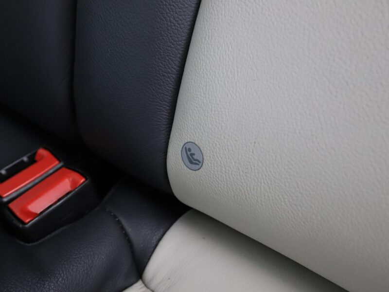 Volvo XC 60 automat bi-xenon skóra navi el. sterowane i grzane fotele czujniki par II (2017-)