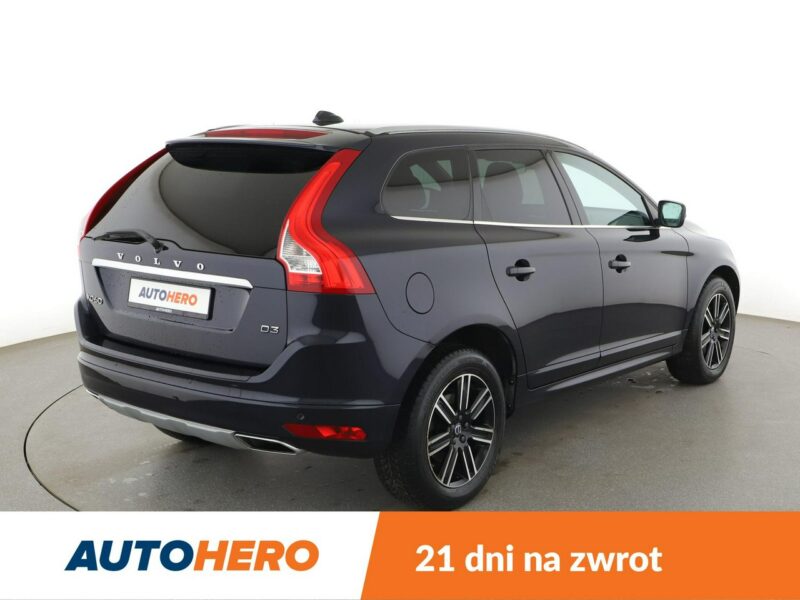 Volvo XC 60 automat bi-xenon skóra navi el. sterowane i grzane fotele czujniki par II (2017-)