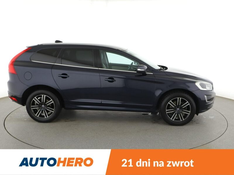Volvo XC 60 automat bi-xenon skóra navi el. sterowane i grzane fotele czujniki par II (2017-)