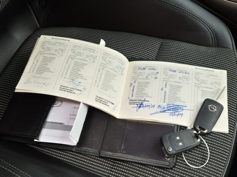 Opel Astra 1.6T 180KM, Piękna- Ksenony, Navi, Półskóra, Sport, Chromy J (2009-2019)