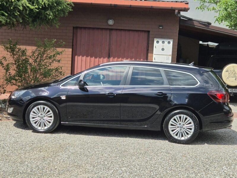 Opel Astra 1.6T 180KM, Piękna- Ksenony, Navi, Półskóra, Sport, Chromy J (2009-2019)