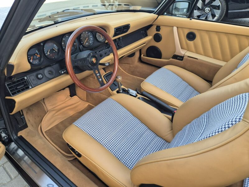 Porsche 911 Carrera 2 Cabrio. Po odbudowie. Nowe wnętrze. 964 (1989-1994)