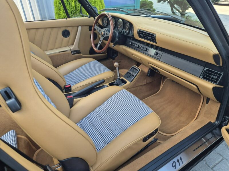 Porsche 911 Carrera 2 Cabrio. Po odbudowie. Nowe wnętrze. 964 (1989-1994)