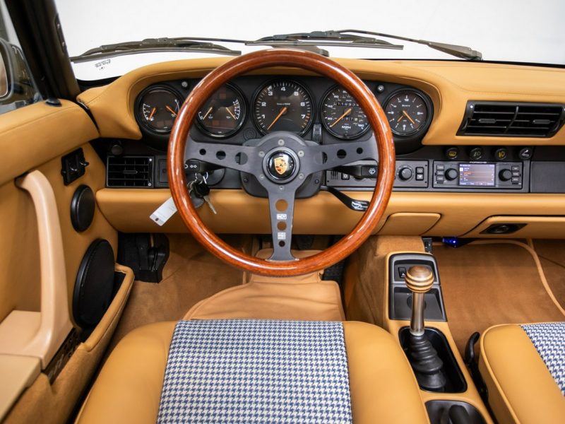 Porsche 911 Carrera 2 Cabrio. Po odbudowie. Nowe wnętrze. 964 (1989-1994)