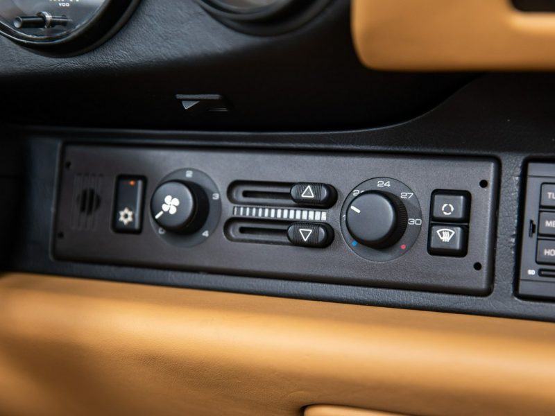 Porsche 911 Carrera 2 Cabrio. Po odbudowie. Nowe wnętrze. 964 (1989-1994)