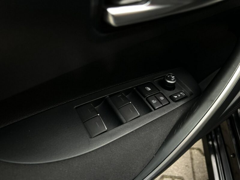 Toyota Corolla 1.8 Hybrid 122KM COMFORT TECH, salon Polska, gwarancja, FV23% Seria E16 (2012-)