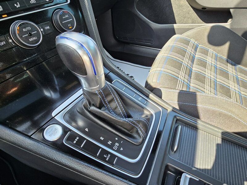 Volkswagen Golf GTE * DSG * Niski Udok.Przebieg* 1,4 BENZ + EE * 150KM * GWARANCJA VII (2012-)