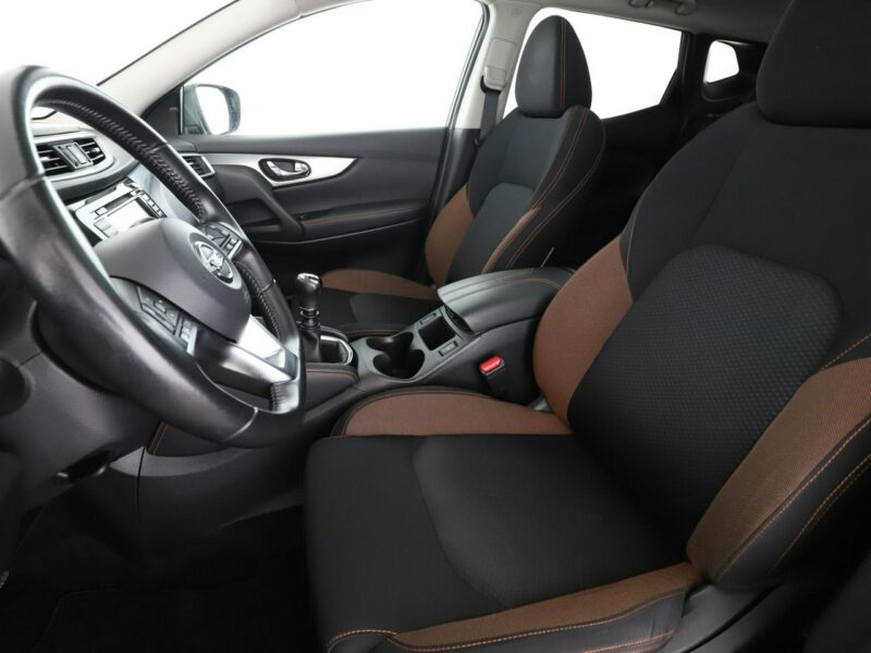 Nissan Qashqai panorama navi klima auto LED kamera i czujniki parkowania grzane fotel II (2013-2021)