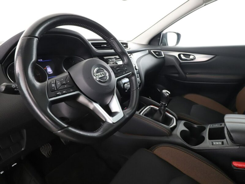 Nissan Qashqai panorama navi klima auto LED kamera i czujniki parkowania grzane fotel II (2013-2021)
