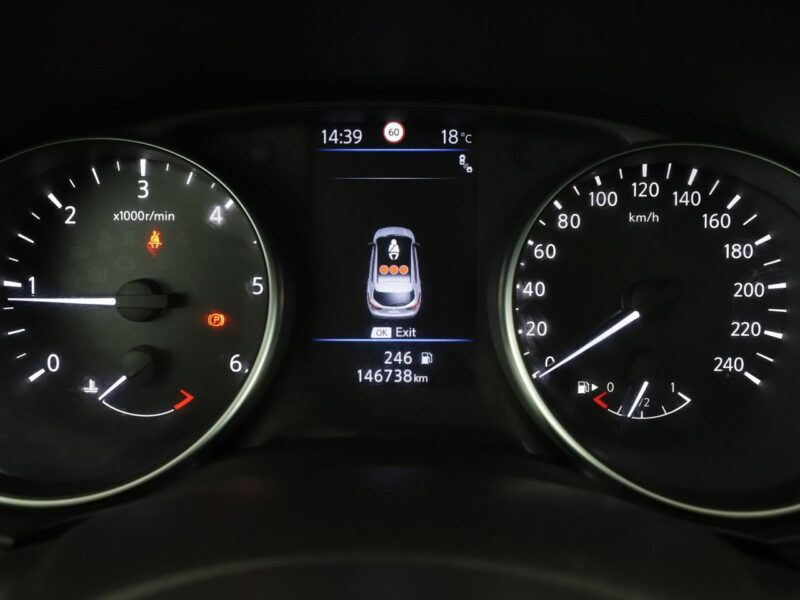 Nissan Qashqai panorama navi klima auto LED kamera i czujniki parkowania grzane fotel II (2013-2021)