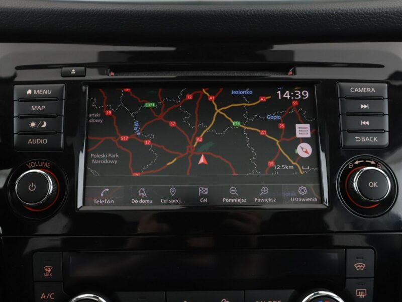 Nissan Qashqai panorama navi klima auto LED kamera i czujniki parkowania grzane fotel II (2013-2021)