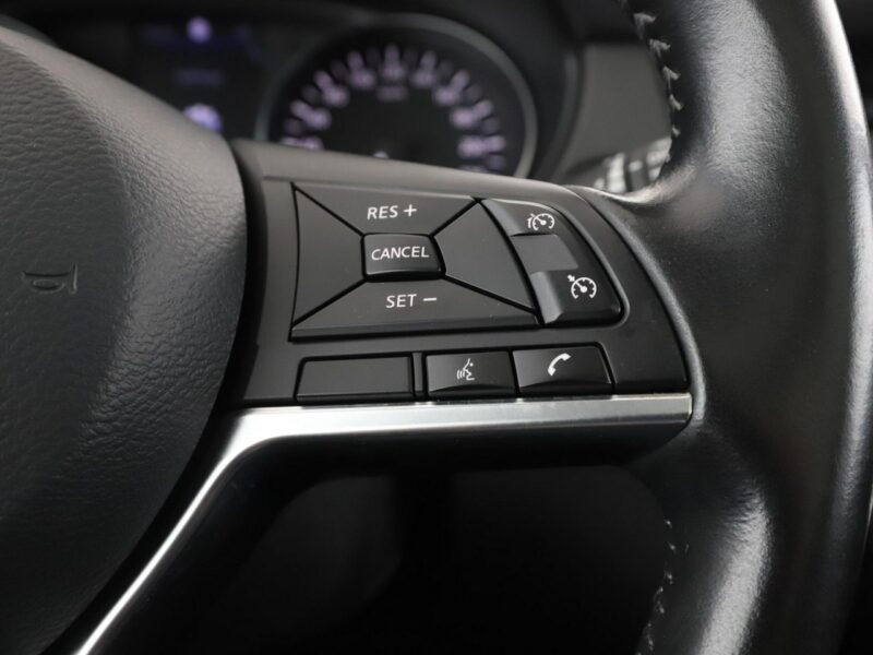 Nissan Qashqai panorama navi klima auto LED kamera i czujniki parkowania grzane fotel II (2013-2021)