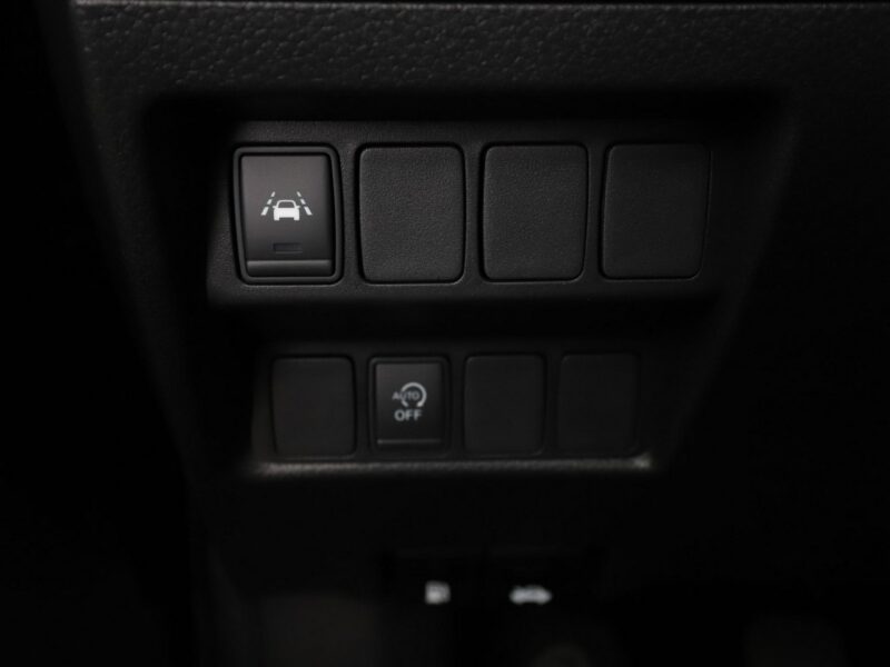 Nissan Qashqai panorama navi klima auto LED kamera i czujniki parkowania grzane fotel II (2013-2021)