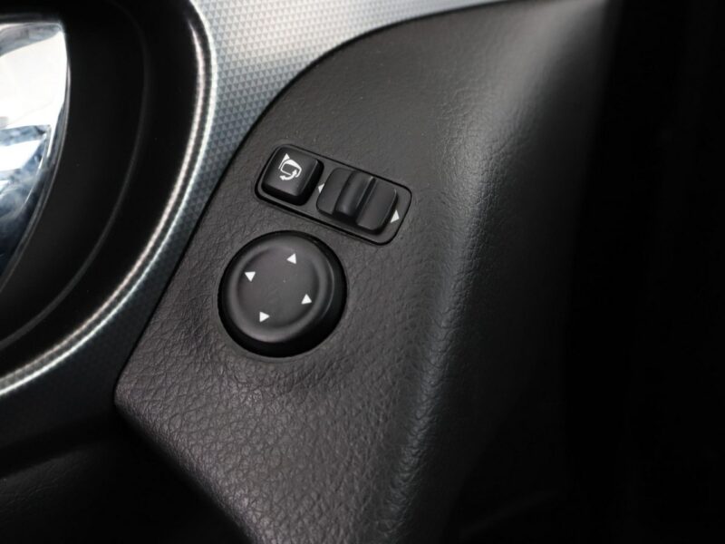Nissan Qashqai panorama navi klima auto LED kamera i czujniki parkowania grzane fotel II (2013-2021)