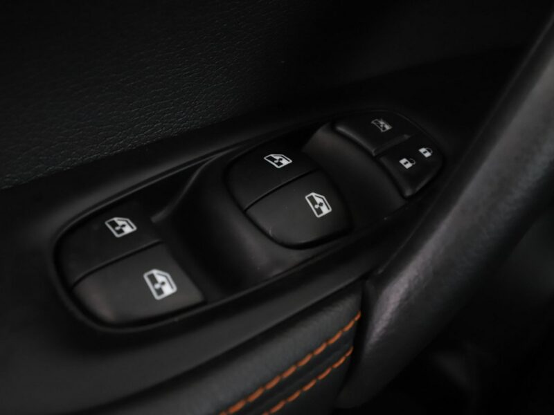 Nissan Qashqai panorama navi klima auto LED kamera i czujniki parkowania grzane fotel II (2013-2021)