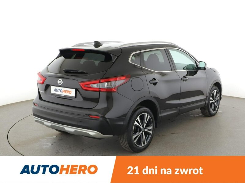 Nissan Qashqai panorama navi klima auto LED kamera i czujniki parkowania grzane fotel II (2013-2021)