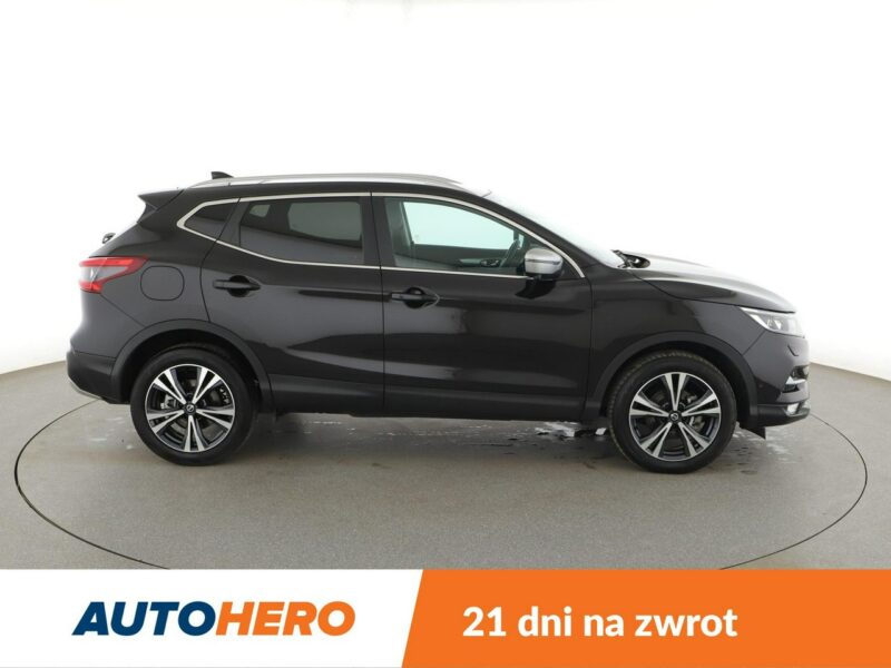 Nissan Qashqai panorama navi klima auto LED kamera i czujniki parkowania grzane fotel II (2013-2021)