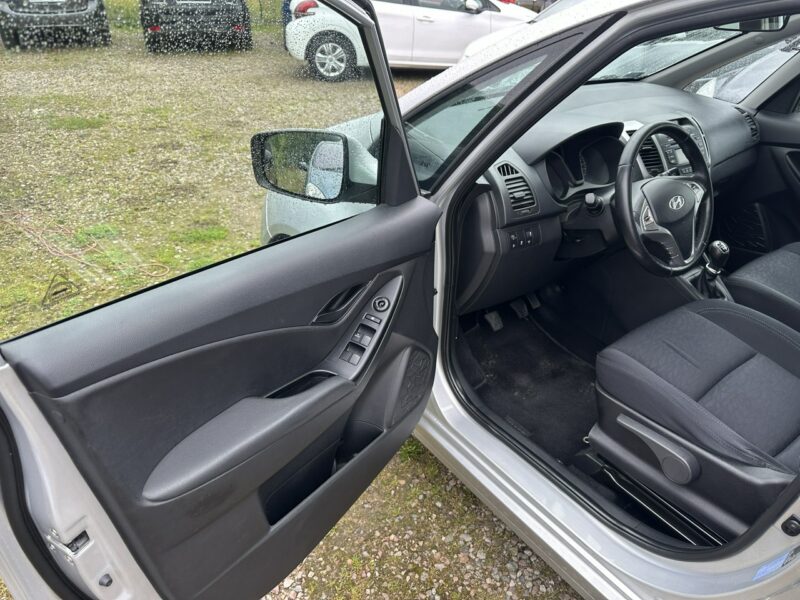 Hyundai ix20 LPG, 1,6, polski salon, 2 wł, niski przebieg, drugie koła, klimatronik