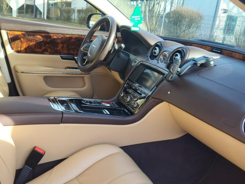 Jaguar XJ Telefon: +49 151_579_477_70 Lokalizacja: Gliwice X351 (2009-)