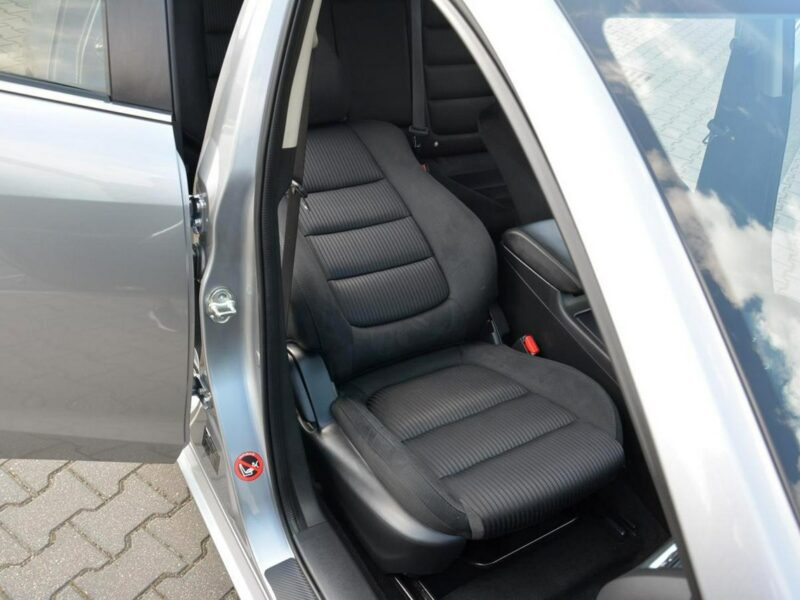 Mazda 6 104 tys przebieg SkyActive Duża Navi 2xParktronic RVM ALU17 Nowe opon III (2012-)