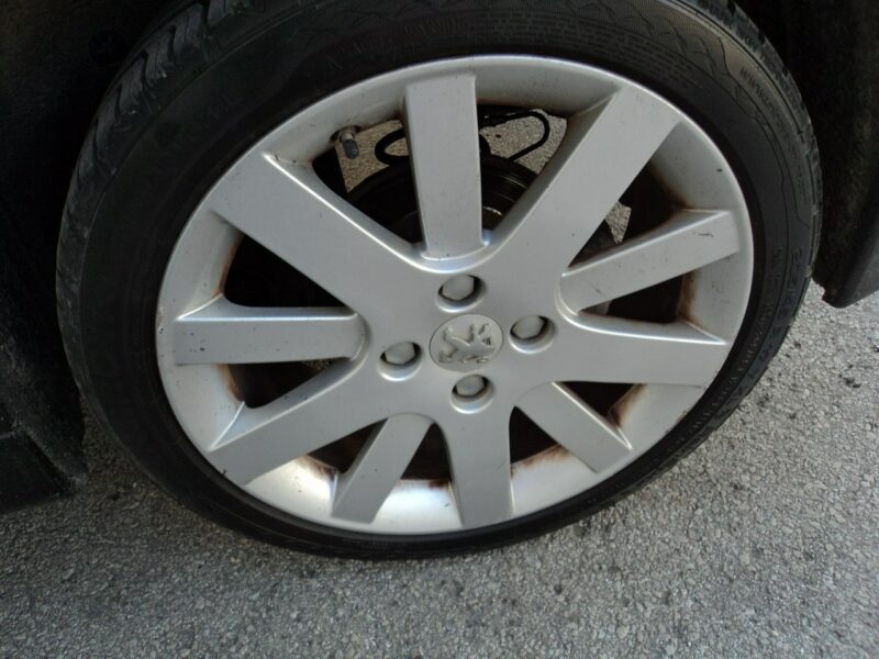 Peugeot 207 sprzedam ładnego peugeota z 2010r cabri 1.6 hdi