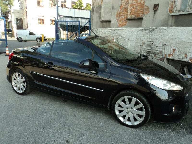 Peugeot 207 sprzedam ładnego peugeota z 2010r cabri 1.6 hdi