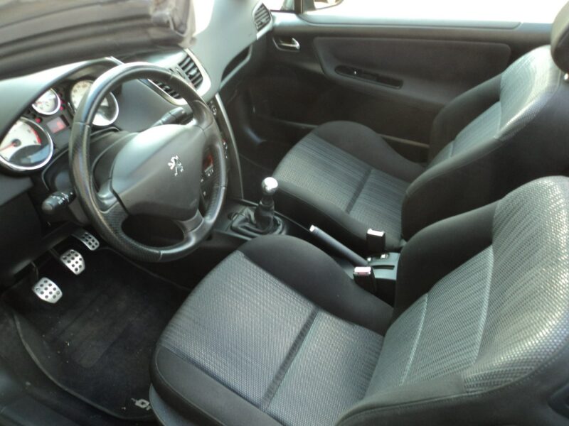 Peugeot 207 sprzedam ładnego peugeota z 2010r cabri 1.6 hdi