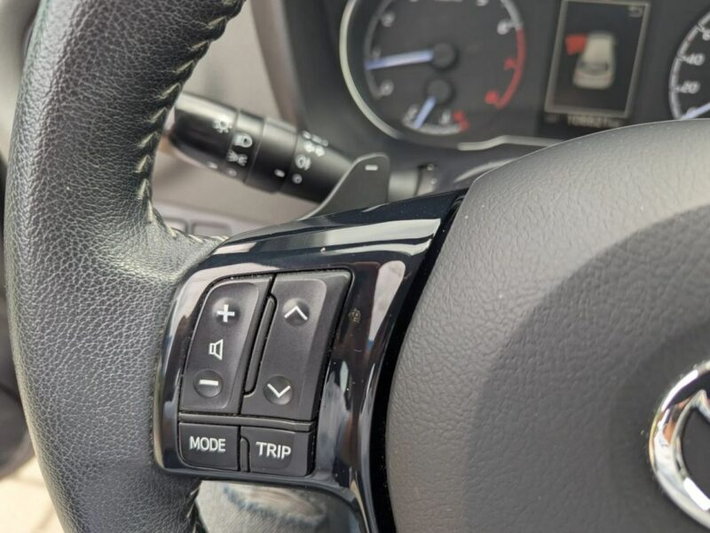 Toyota Yaris 1.5 benz/salon Polska,serwis/II właściciel/navi/kamera III (2011-2019)