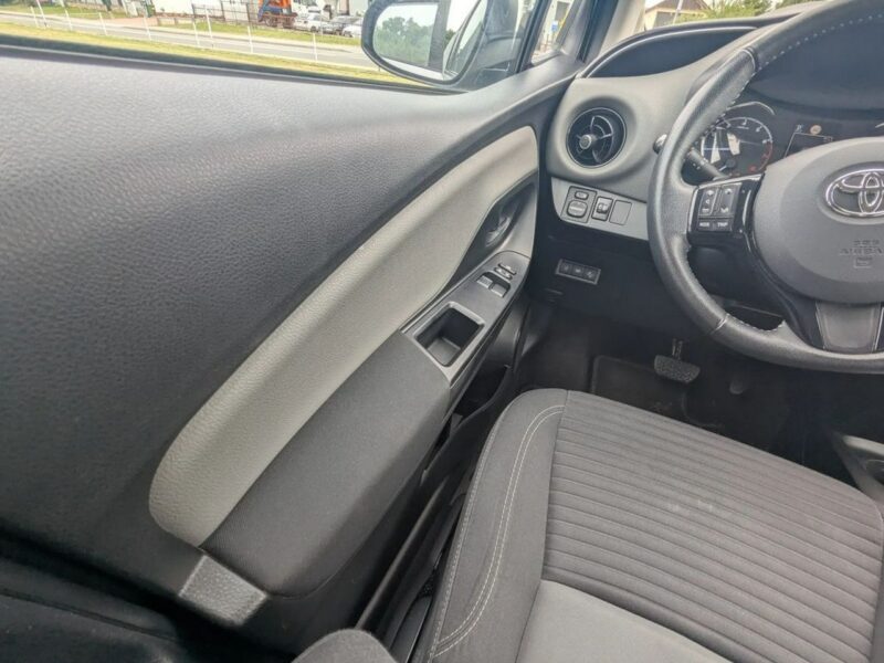 Toyota Yaris 1.5 benz/salon Polska,serwis/II właściciel/navi/kamera III (2011-2019)