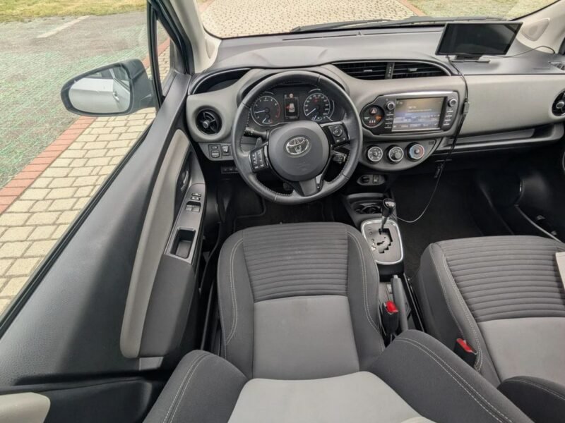 Toyota Yaris 1.5 benz/salon Polska,serwis/II właściciel/navi/kamera III (2011-2019)