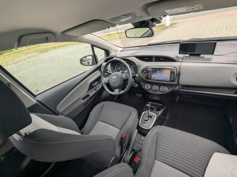 Toyota Yaris 1.5 benz/salon Polska,serwis/II właściciel/navi/kamera III (2011-2019)